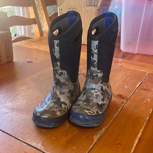 Boy’s Bogs Waterproof, Size 11